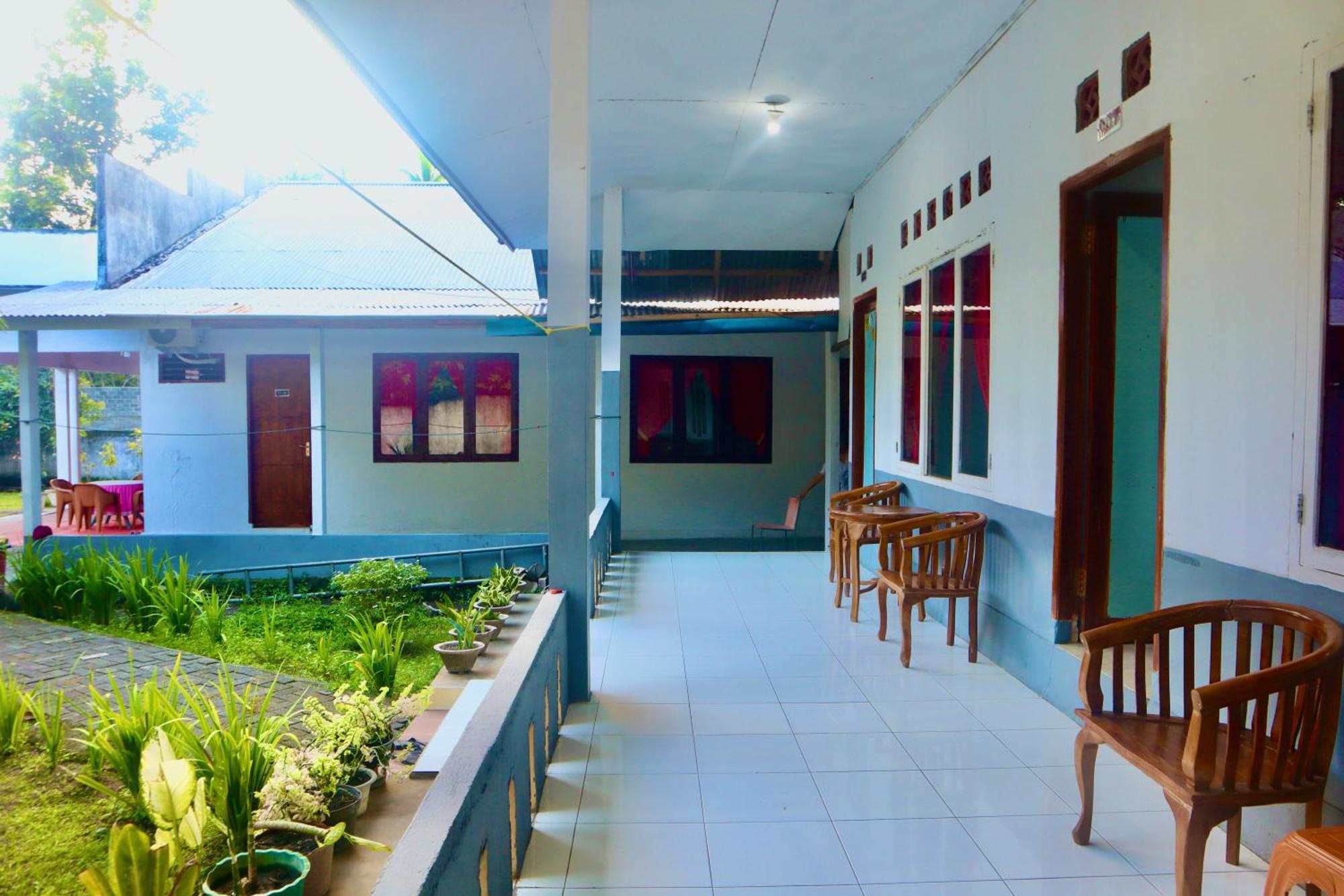 Tarsius Home Stay Rinondoran Exterior foto